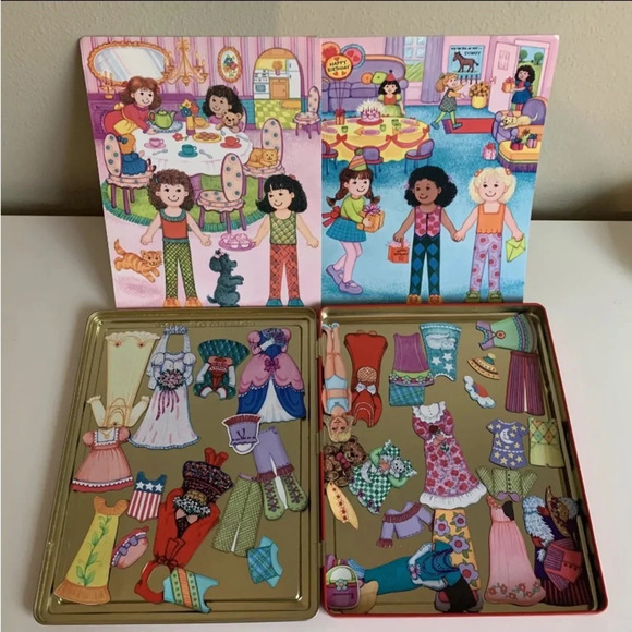 Vintage Magnetic Fashion Dress Up Set Storage Tin On The Go Travel 40pc Magnets - Picture 2 of 16